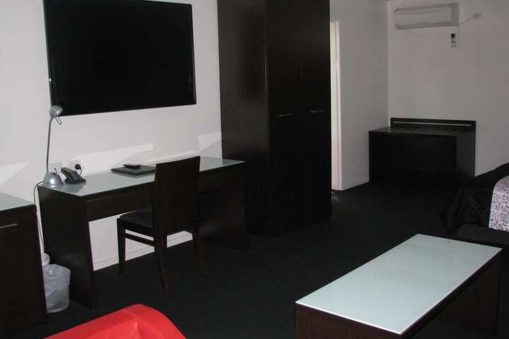 Room 8 of 17