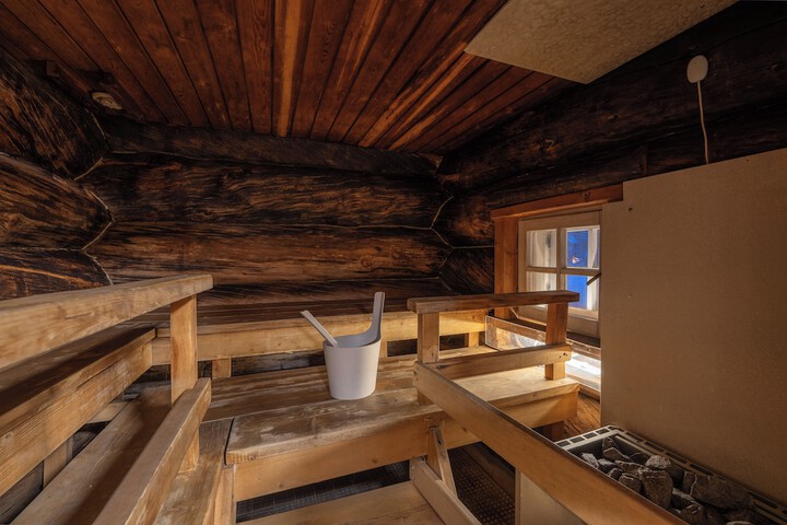Room 15 of 22