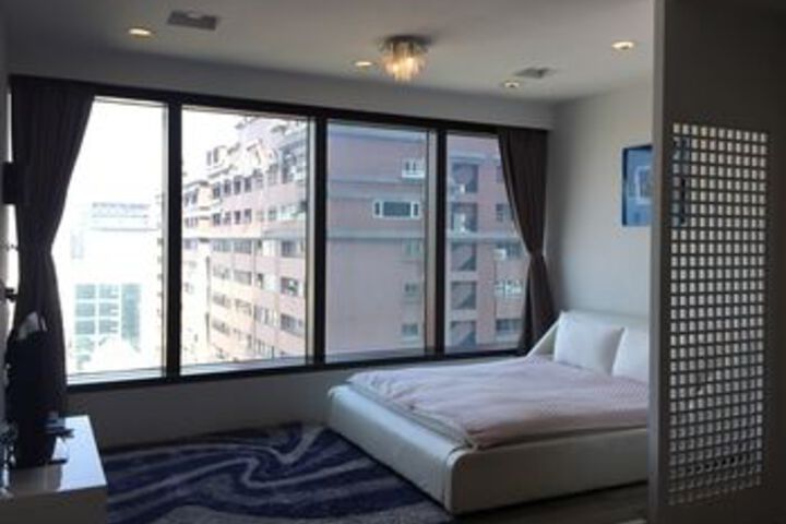 Room 28 of 73
