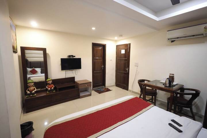 Room 18 of 21