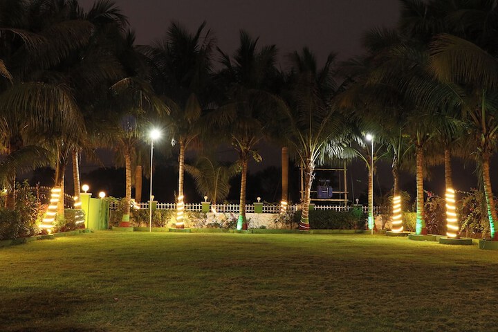 Hotel Exterior 78 of 105