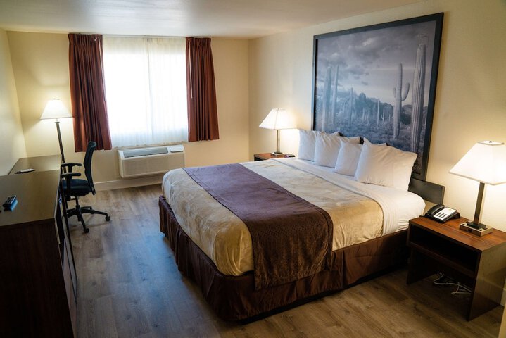Room 6 of 25