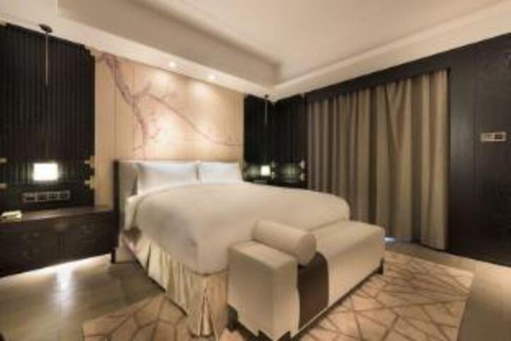 Room 19 of 21