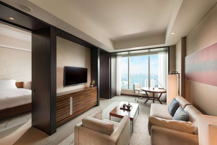 Room 27 of 111