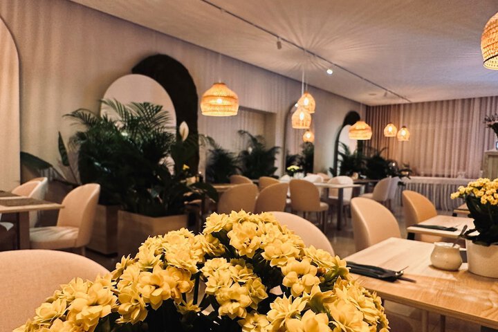 Dining 13 of 18