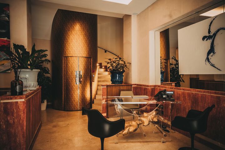 Hotel Interior 18 of 197