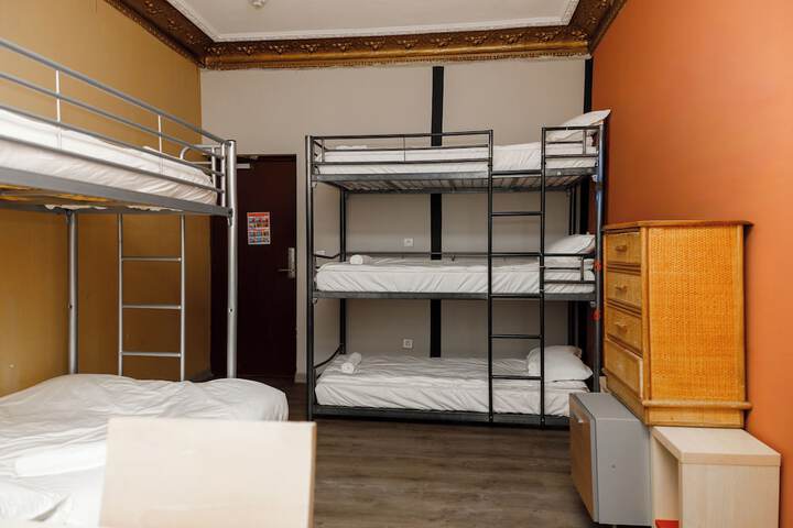 Room 7 of 51