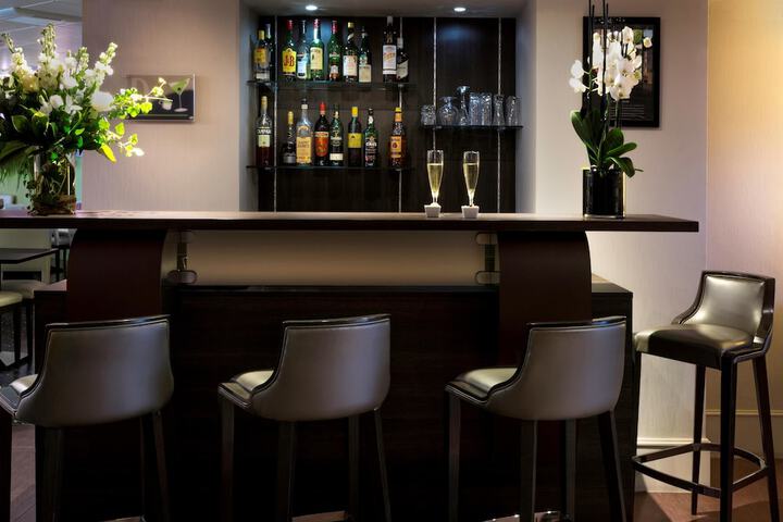 Lounge 67 of 80
