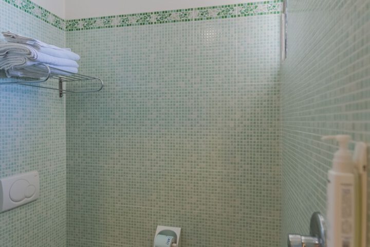 Room 93 of 112