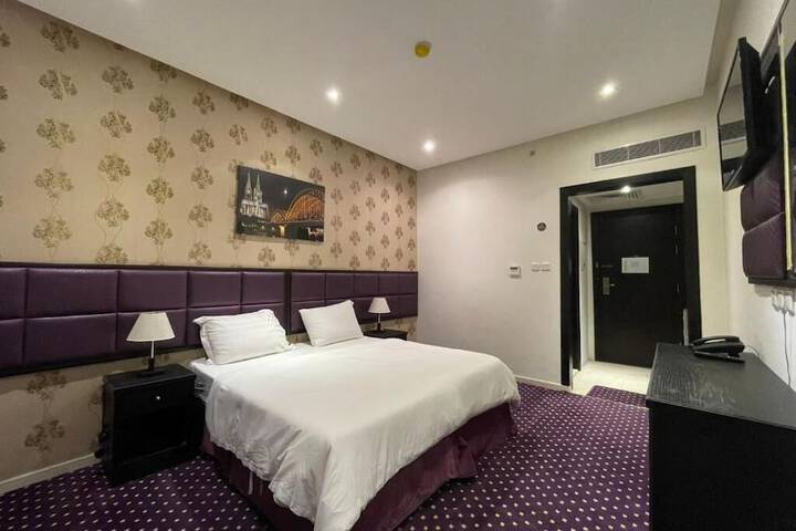 Room 5 of 14