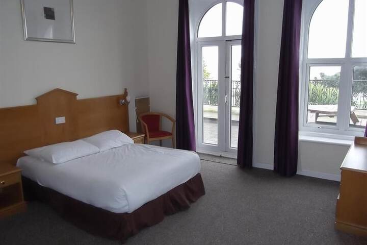 Room 14 of 49