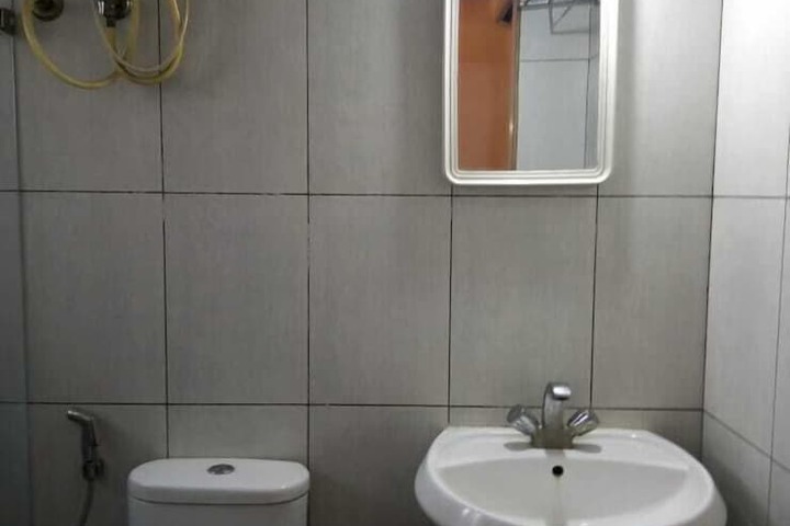 Room 4 of 4