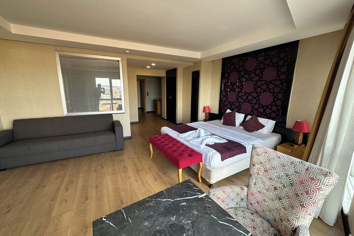 Hotel 3 of 4