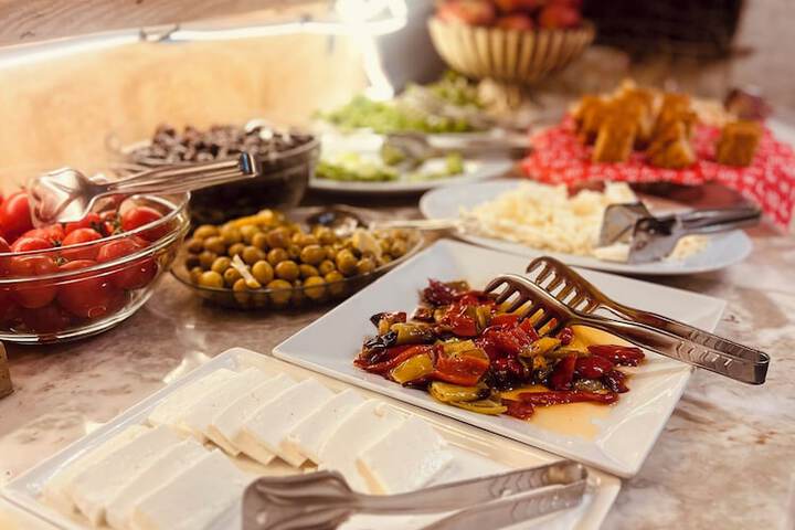 Dining 66 of 70