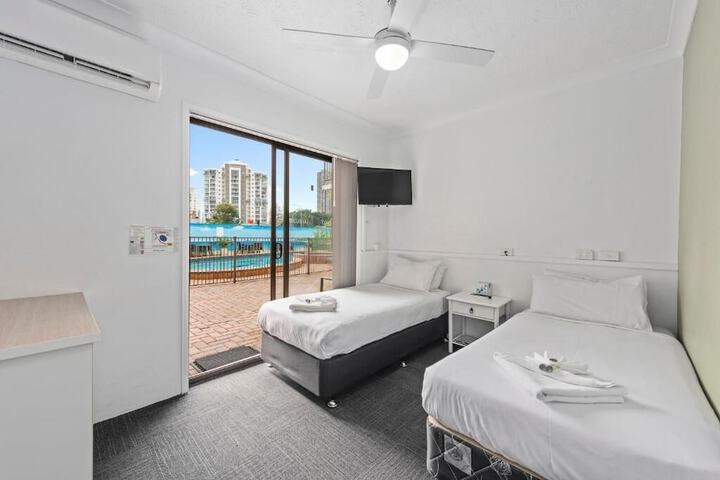 Room 4 of 22