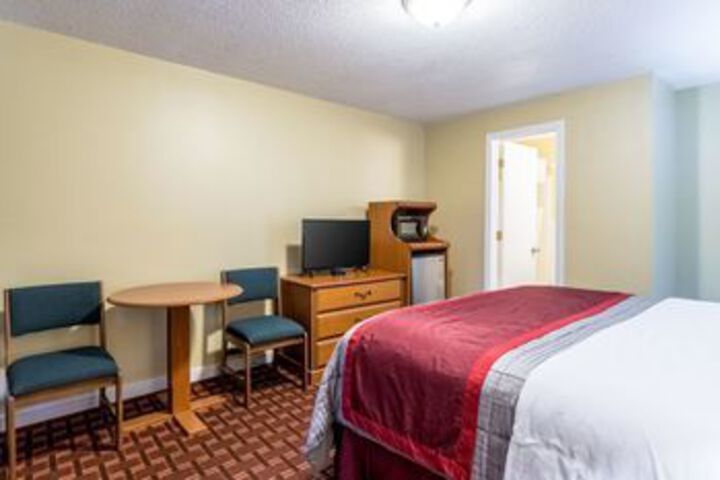 Room 34 of 92