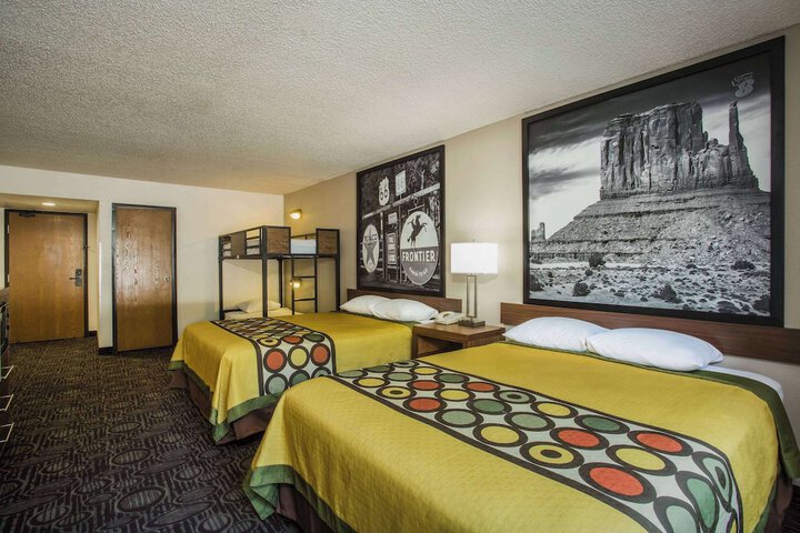 Room 13 of 26