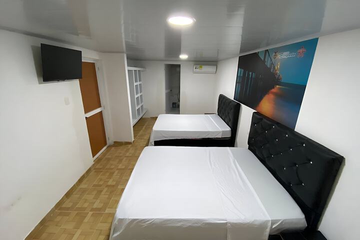 Room 5 of 9