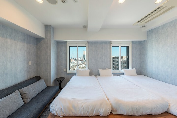 Room 17 of 105