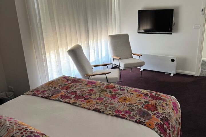 Room 3 of 17