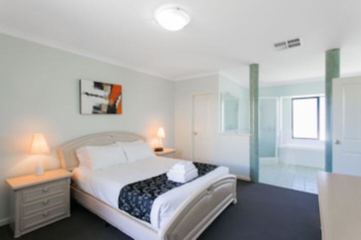 Room 10 of 60