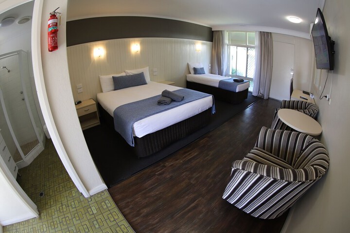 Room 9 of 199