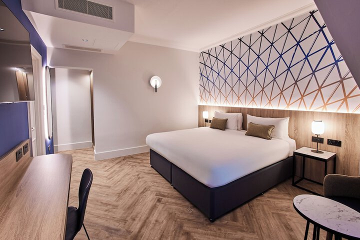 Room 17 of 59