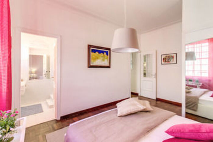 Room 9 of 22