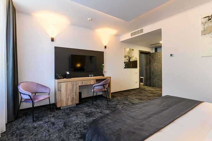 Room 45 of 131