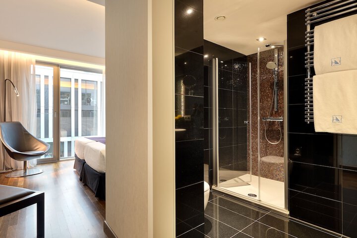 Bathroom Interior Photo