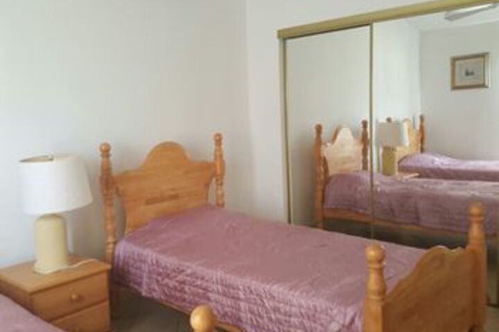Room 8 of 16