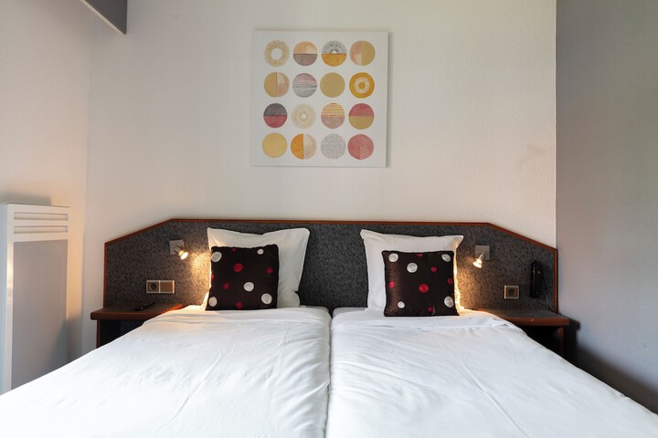 Room 33 of 67