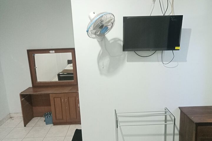 Room 4 of 15