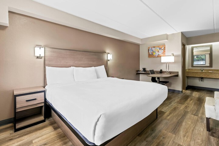 Room 19 of 40