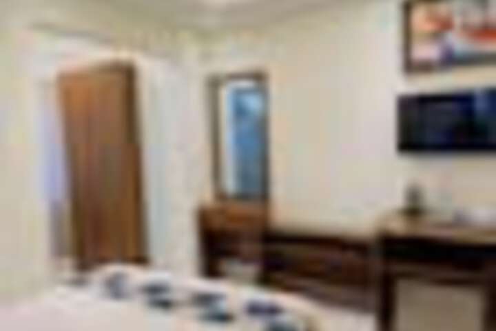 Room 32 of 117