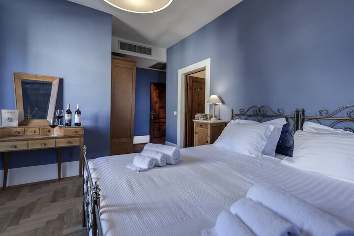 Room 20 of 77