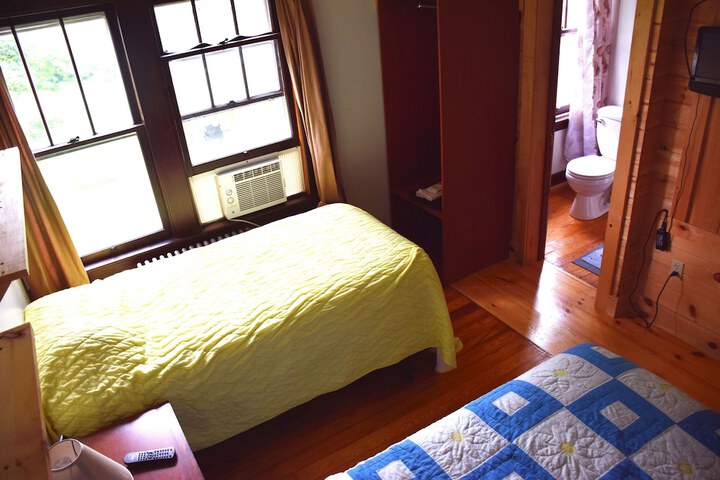 Room 12 of 151
