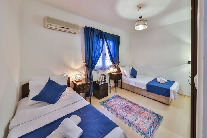 Room 6 of 40
