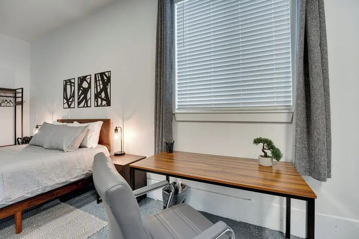 Room 5 of 22