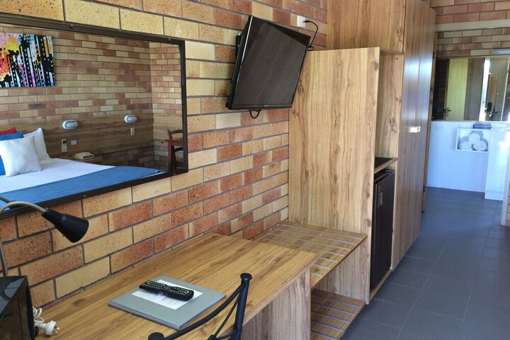 Room 10 of 31