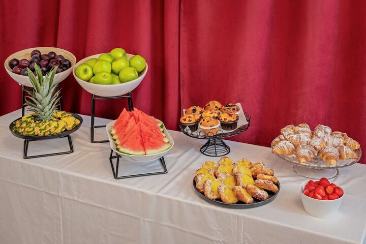 Breakfast/Coffee Service 60 of 88