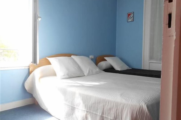 Room 9 of 31