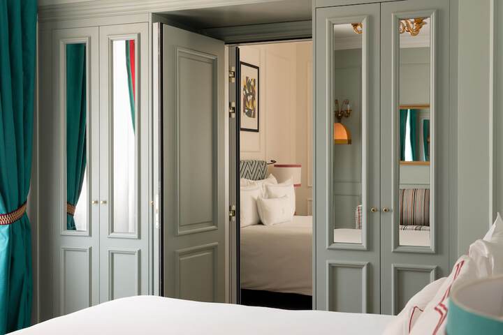 Room 44 of 90