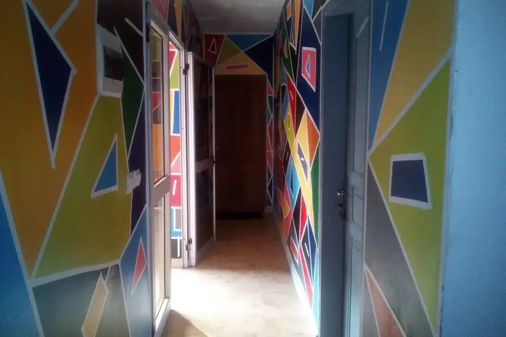 Room 4 of 17