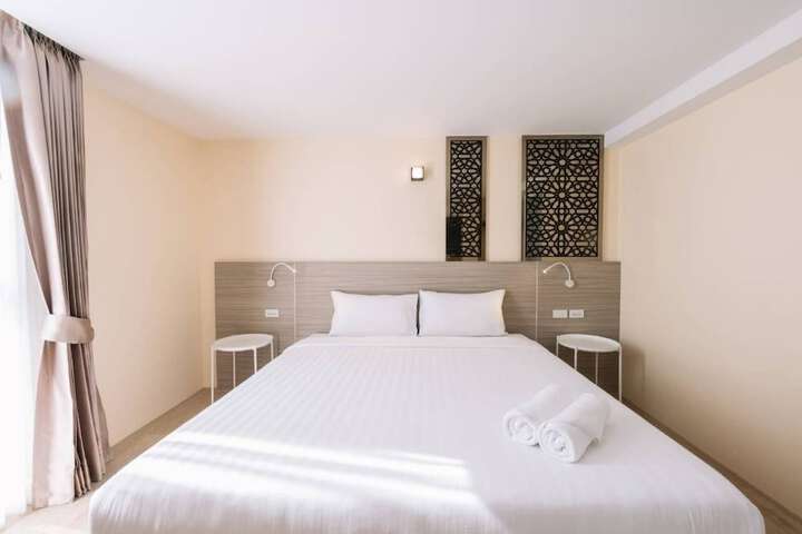 Room 4 of 7