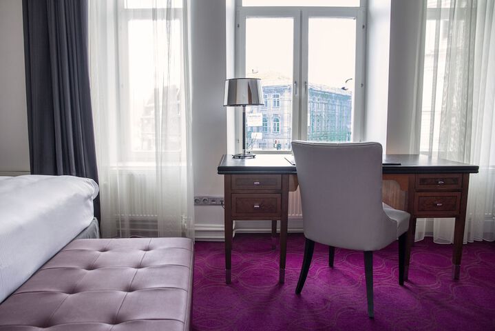 Room 18 of 116