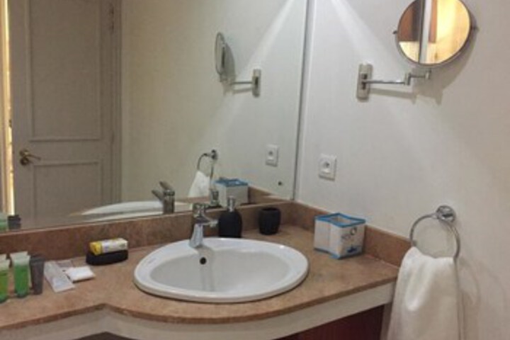 Room 3 of 18