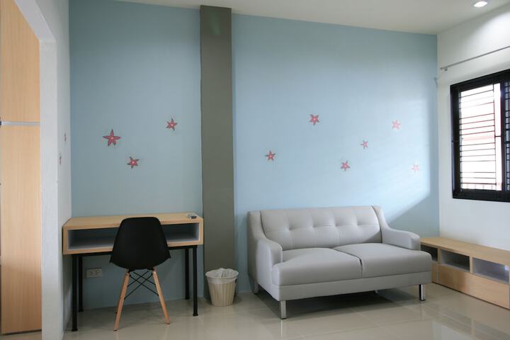 Room 4 of 36