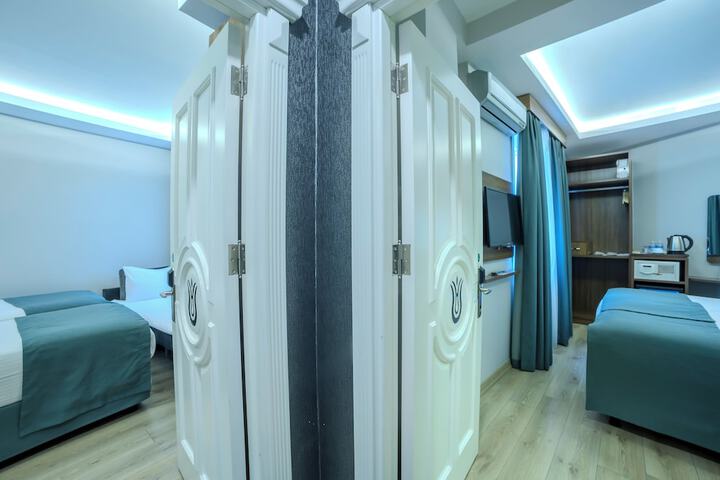 Room 16 of 70