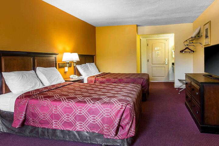 2 Double Beds Accessible Room (5 of 9)
